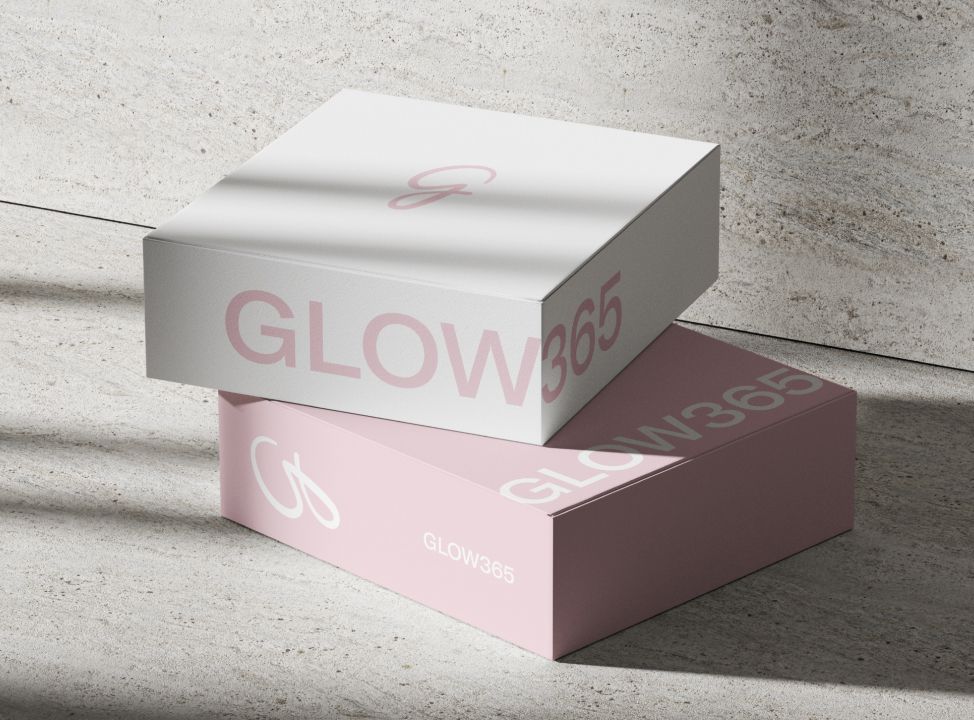 Packaging design for a cosmetic mask and its applicator